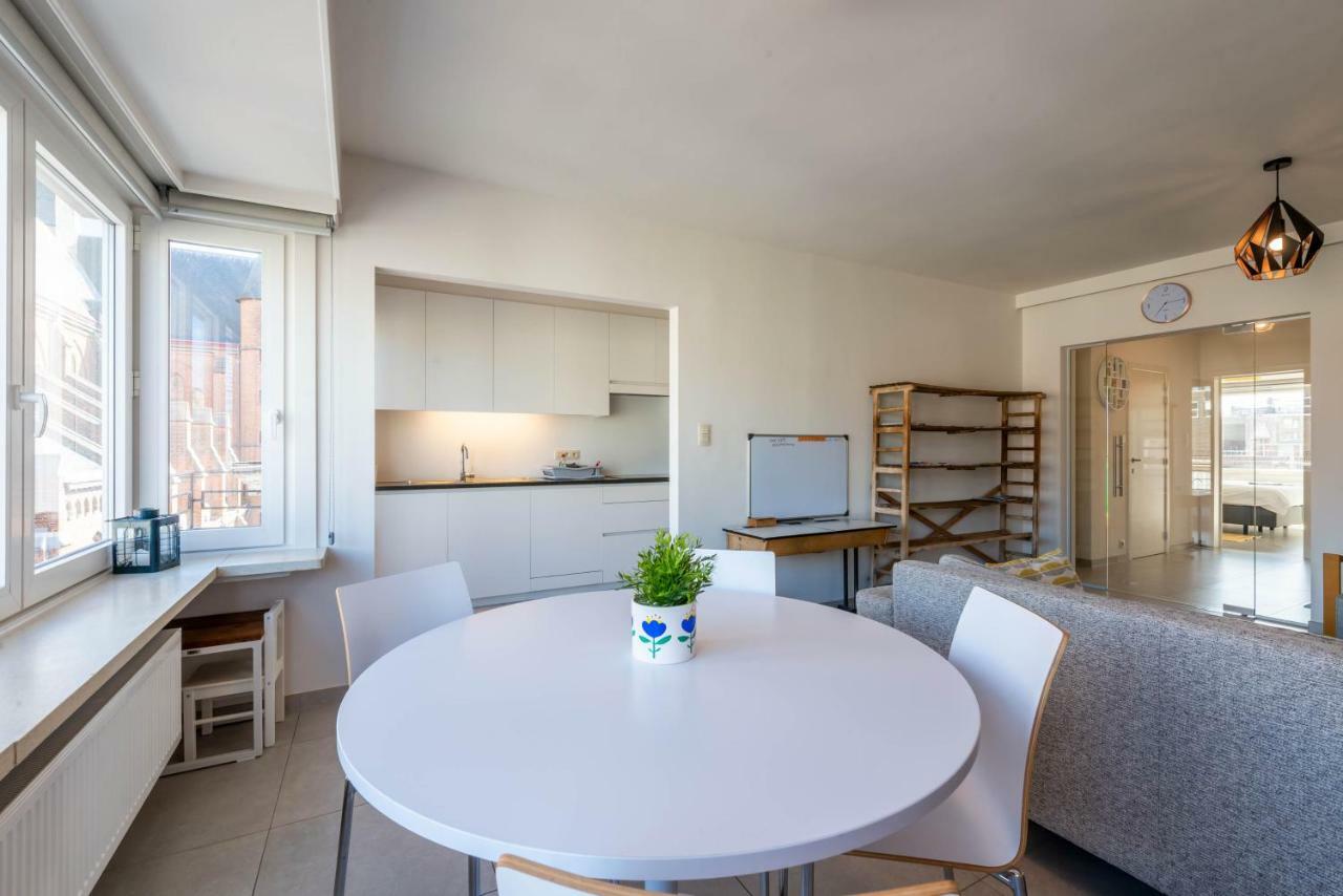 Modern Apartment With Free Parking Oostende Exterior foto