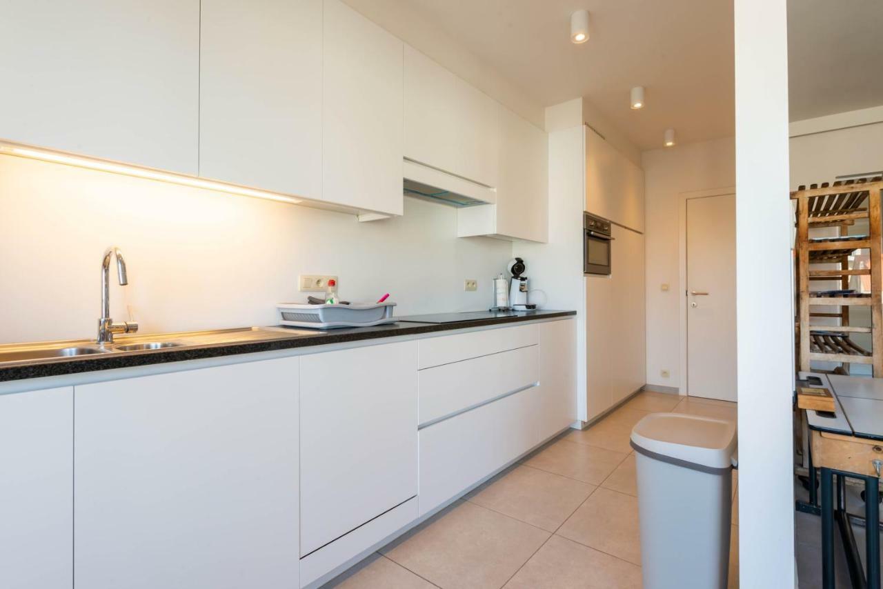 Modern Apartment With Free Parking Oostende Exterior foto